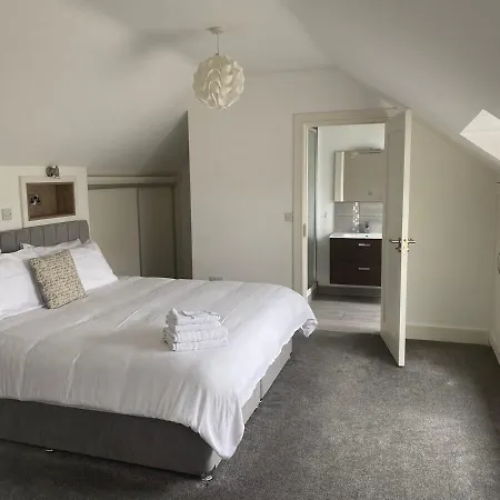 Gleanntan House - Beautiful Town House With Free Parking Дом отдыха