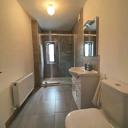Gleanntan House - Beautiful Town House With Free Parking Килларни