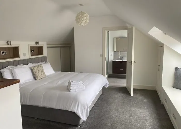 Gleanntan House - Beautiful Town House With Free Parking Feriehus