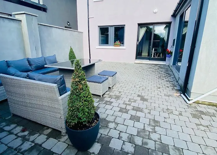 Gleanntan House - Beautiful Town House With Free Parking Дом отдыха Килларни