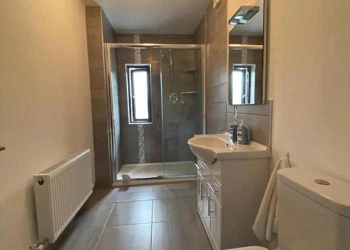 Gleanntan House - Beautiful Town House With Free Parking Килларни