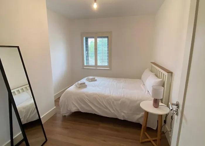 Gleanntan House - Beautiful Town House With Free Parking Feriehus