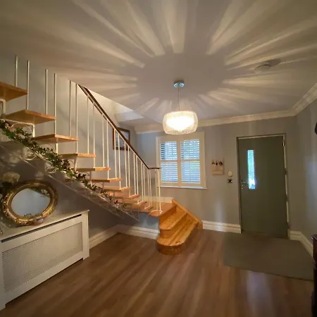 Gleanntan House - Beautiful Town House With Free Parking Semesterbostad