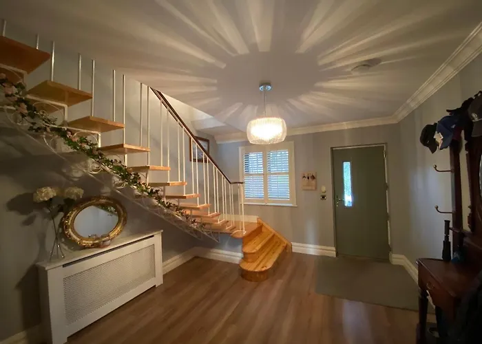 Gleanntan House - Beautiful Town House With Free Parking Hébergement de vacances